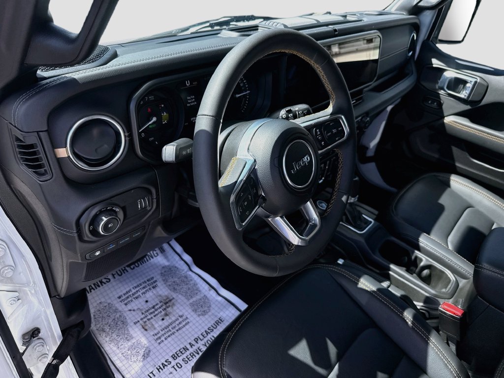 Used 2024 Jeep Wrangler Unlimited Sahara AWD/4WD image 10