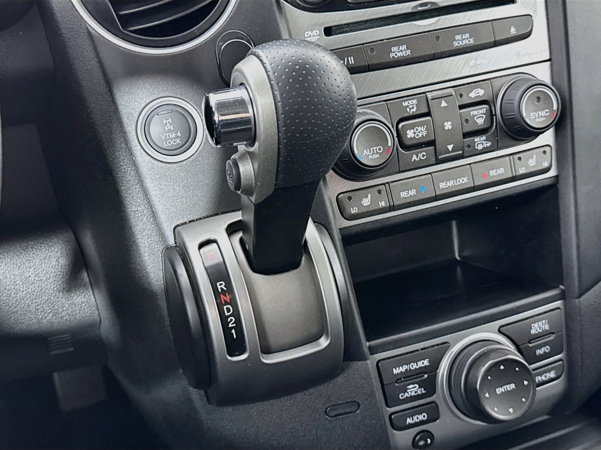Used 2013 Honda Pilot Touring image 17