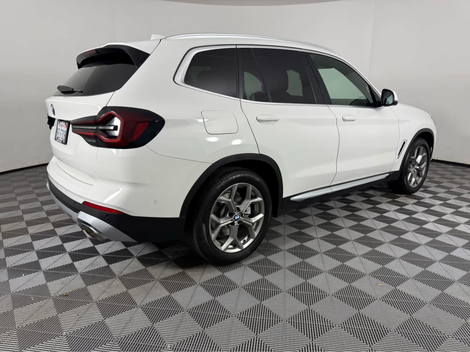 Used 2023 BMW X3 xDrive30i image 2