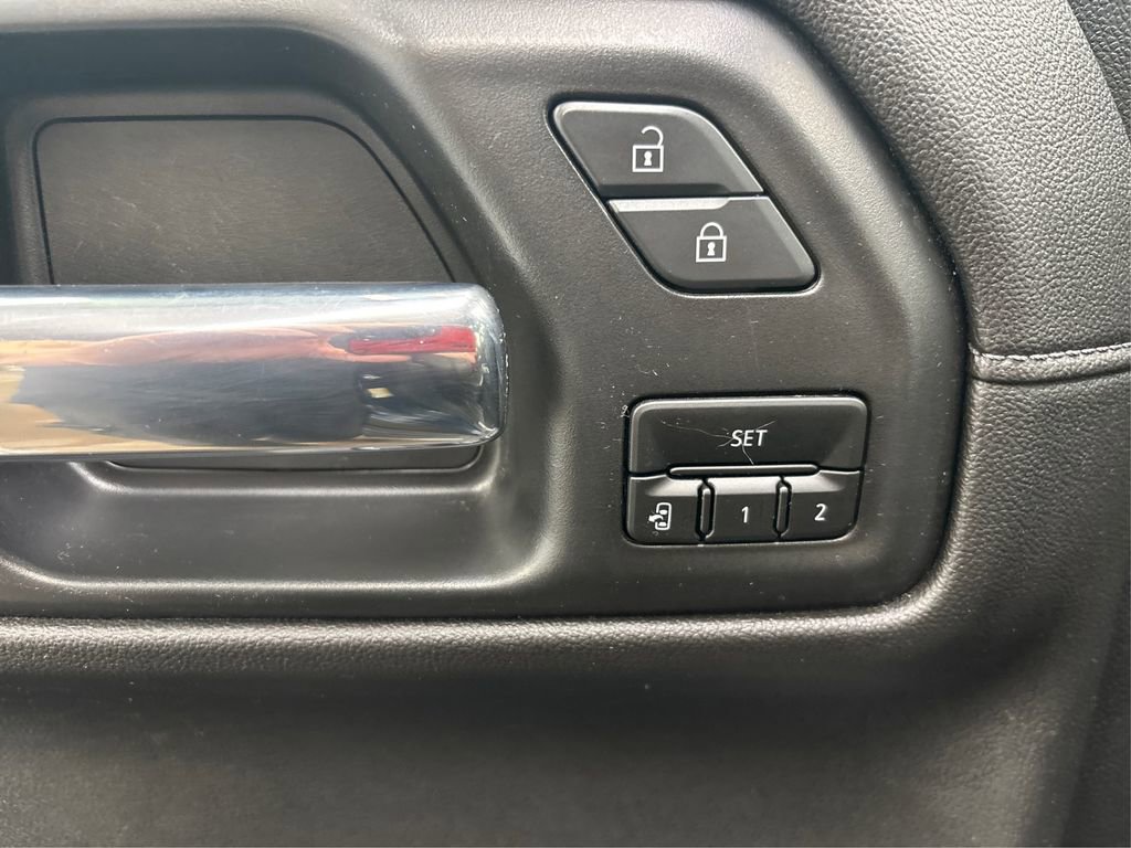 Used 2021 Chevrolet Silverado 1500 High Country image 25