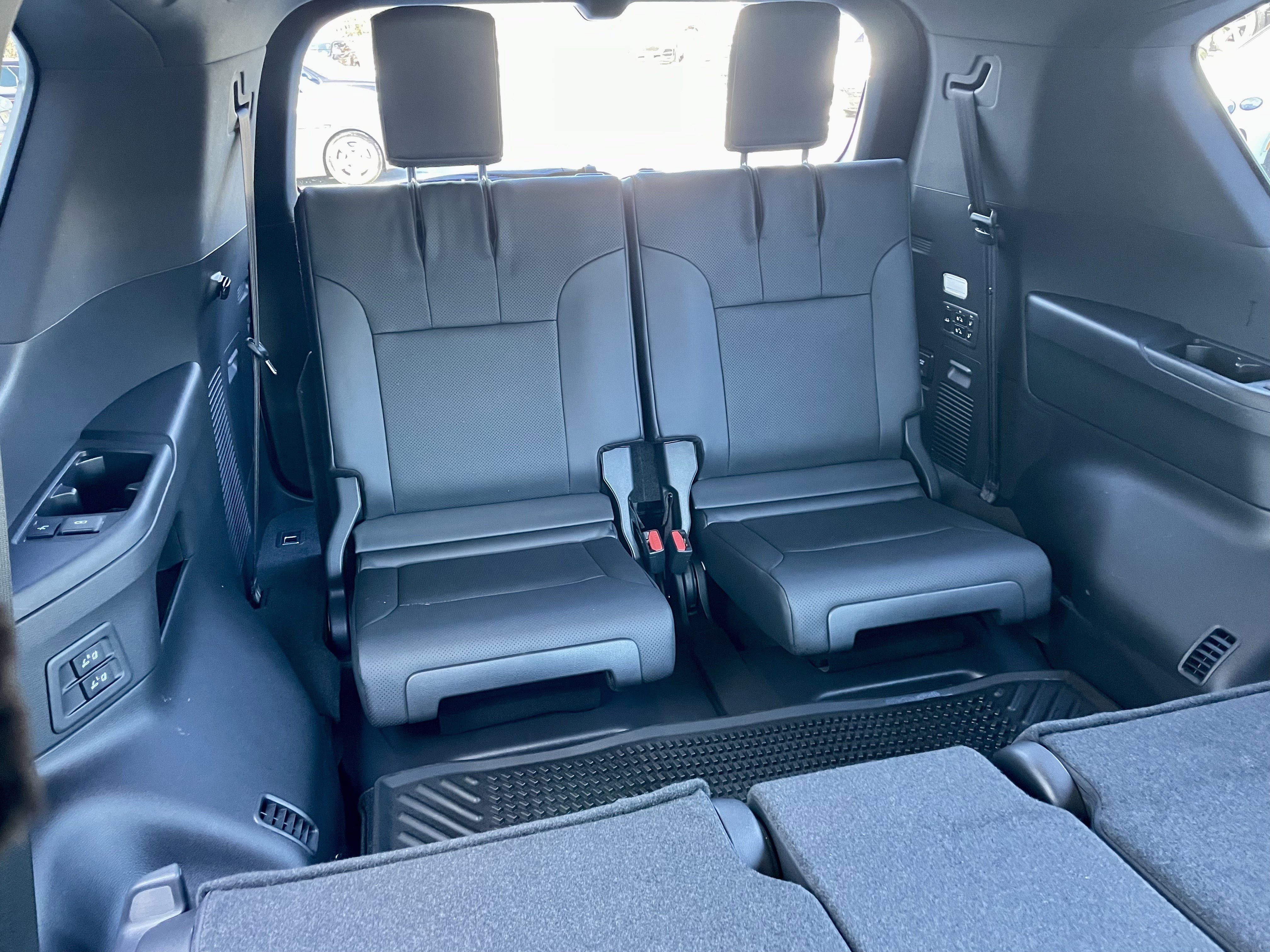 Used 2025 Lexus LX 600 4WD w/ Luxury Package image 33