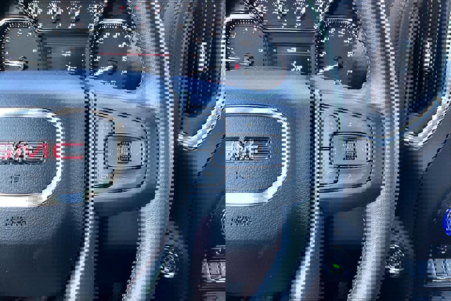 Used 2022 GMC Sierra 2500 AT4 image 24