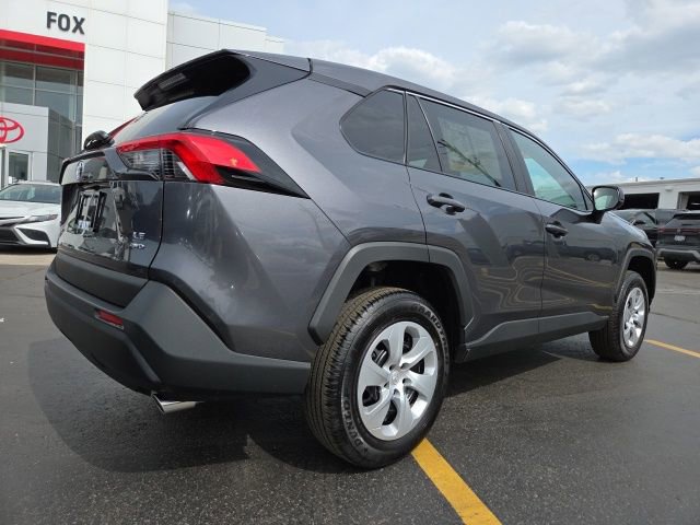 Used 2025 Toyota RAV4 LE AWD/4WD image 7