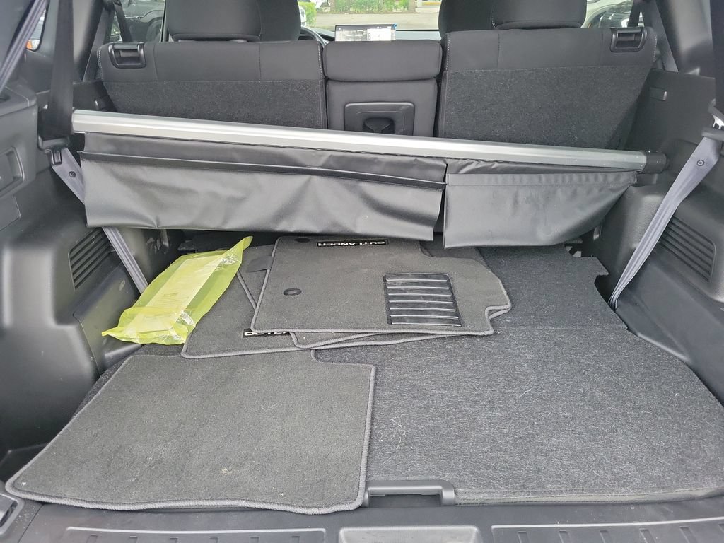 Used 2026 Mitsubishi Outlander ES FWD image 10