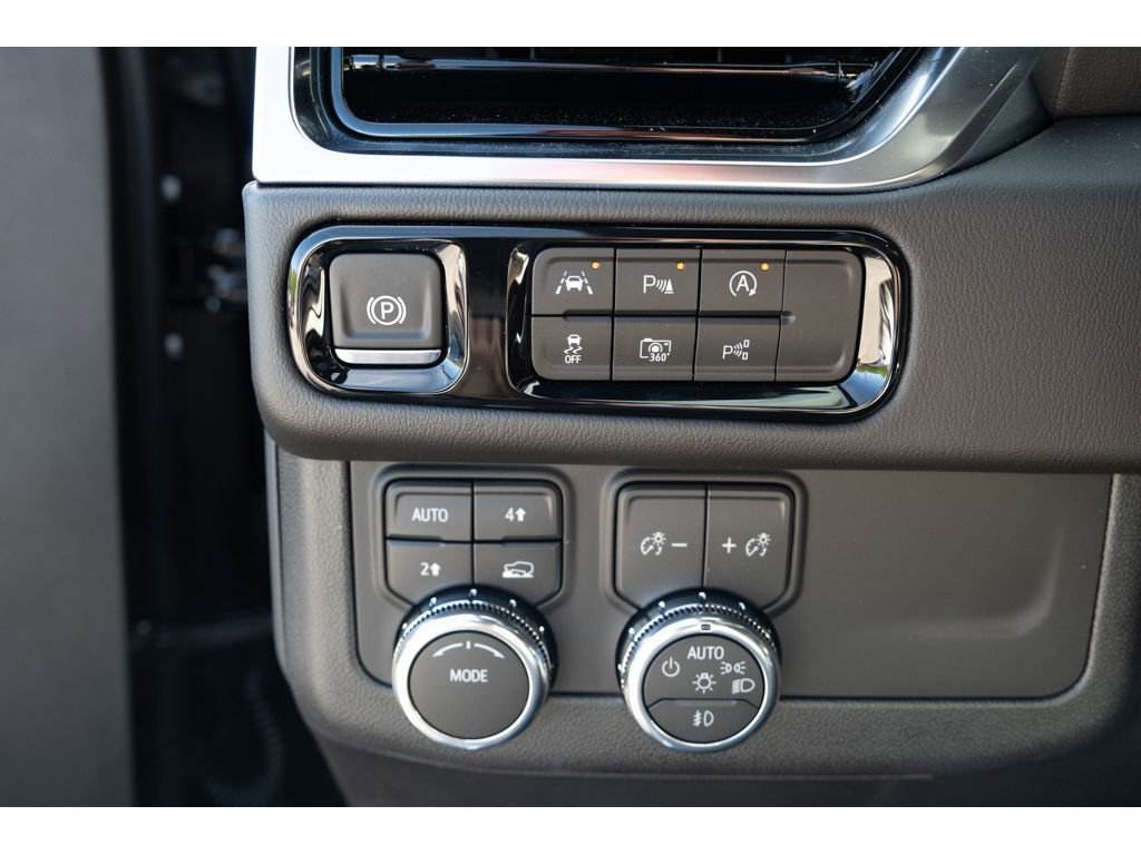 New 2026 GMC Yukon Denali w/ Sun & Power Step Package image 30