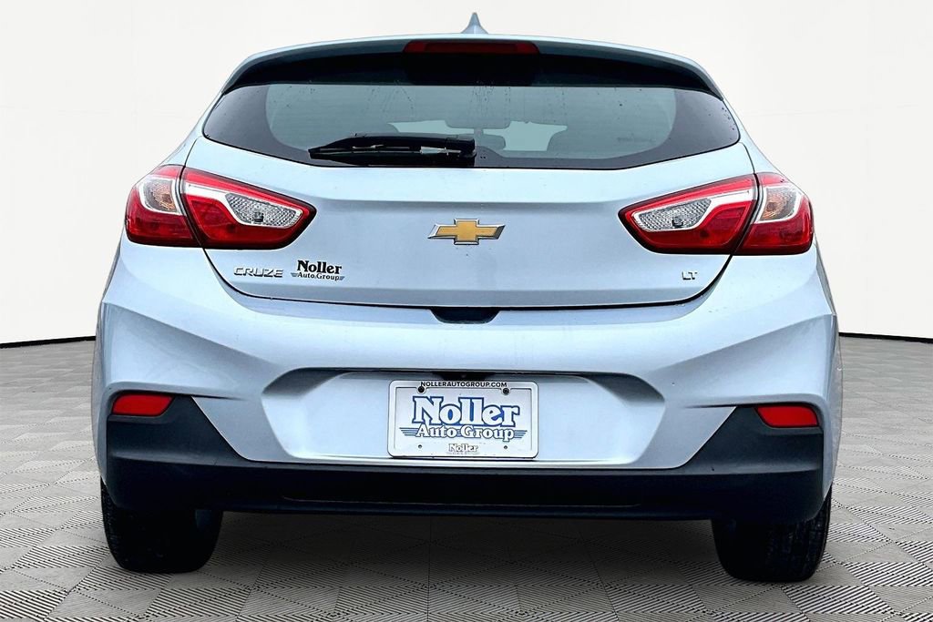 Used 2017 Chevrolet Cruze LT w/ Convenience Package image 4