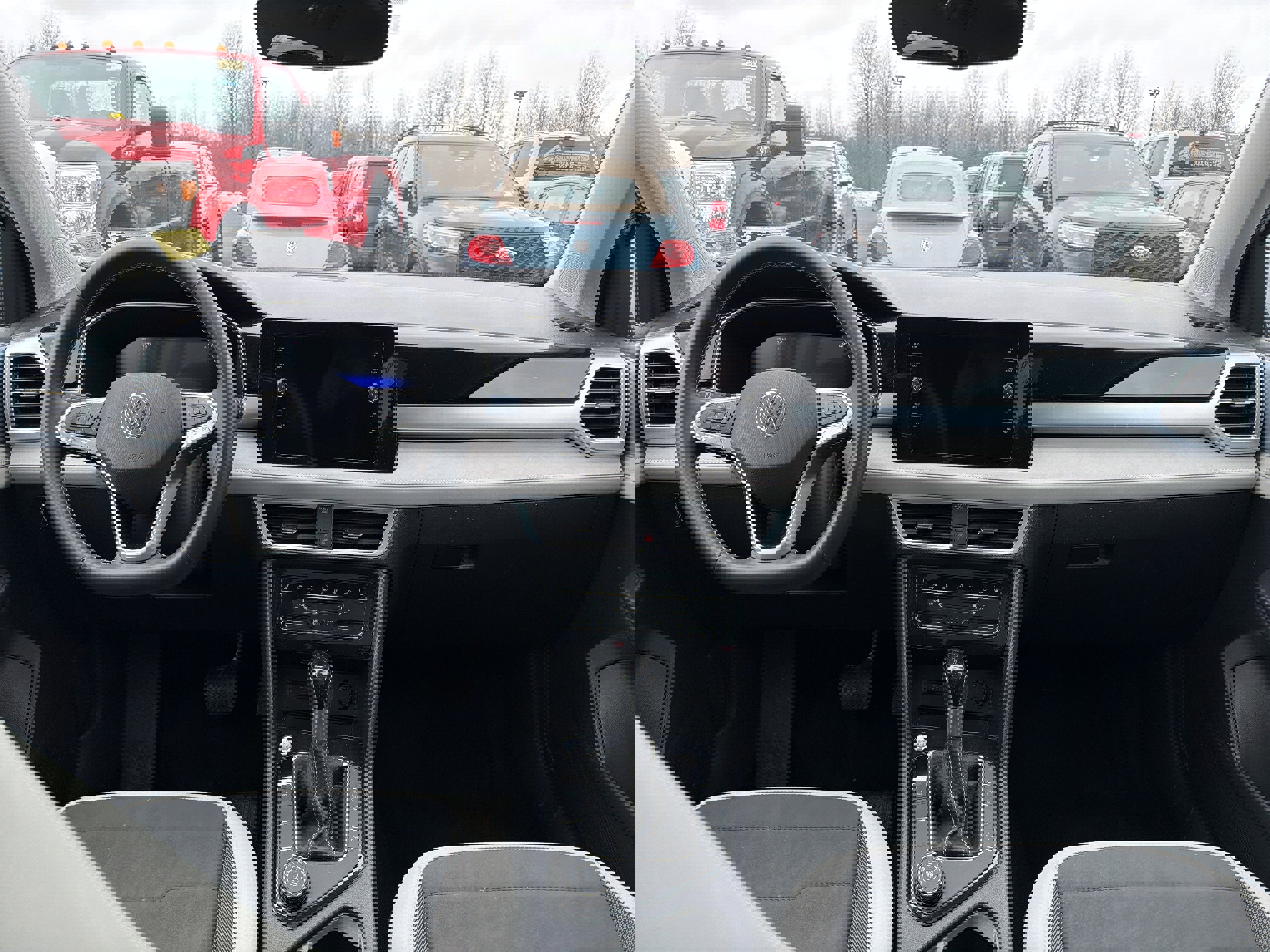 Used 2025 Volkswagen Taos SE w/ Panoramic Sunroof Package AWD/4WD image 9