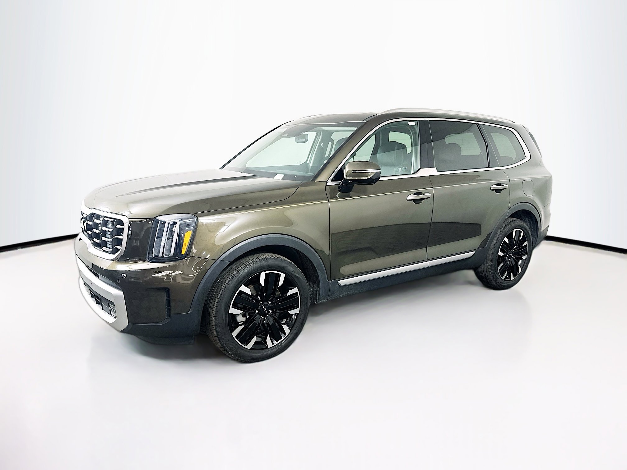 Used 2024 Kia Telluride SX FWD image 3