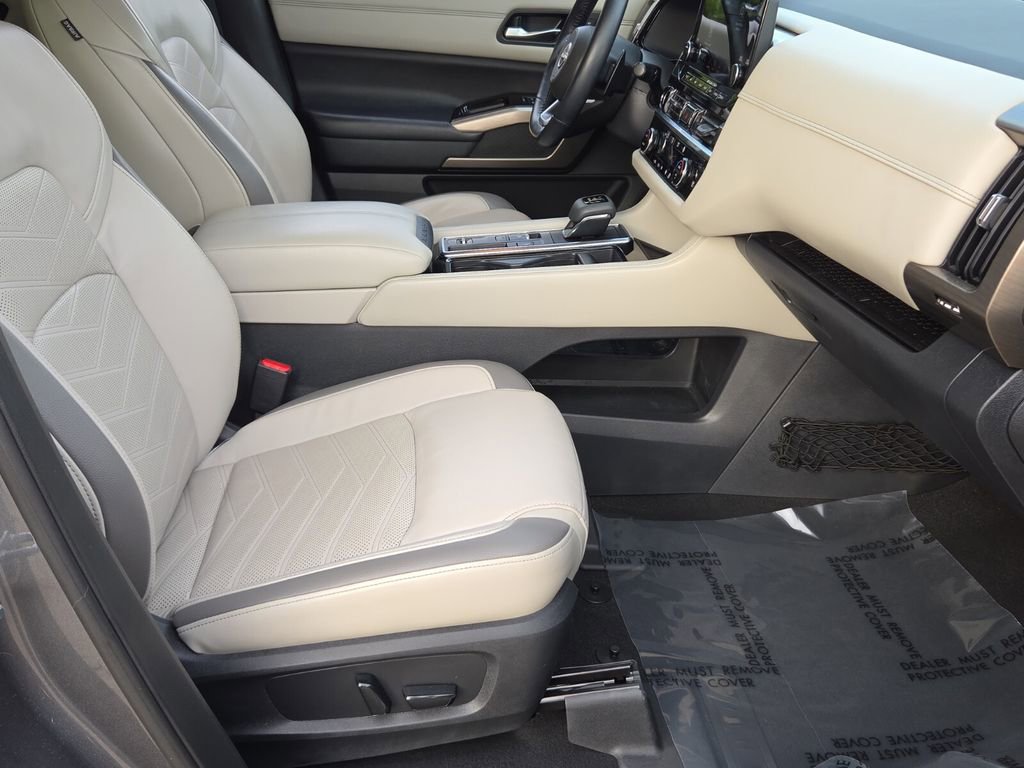 Used 2022 Nissan Pathfinder Platinum w/ Cargo Package FWD image 20