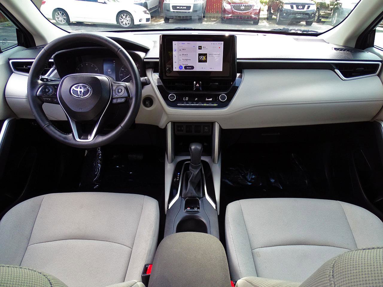 Used 2024 Toyota Corolla Cross LE w/ Moonroof Package FWD image 32