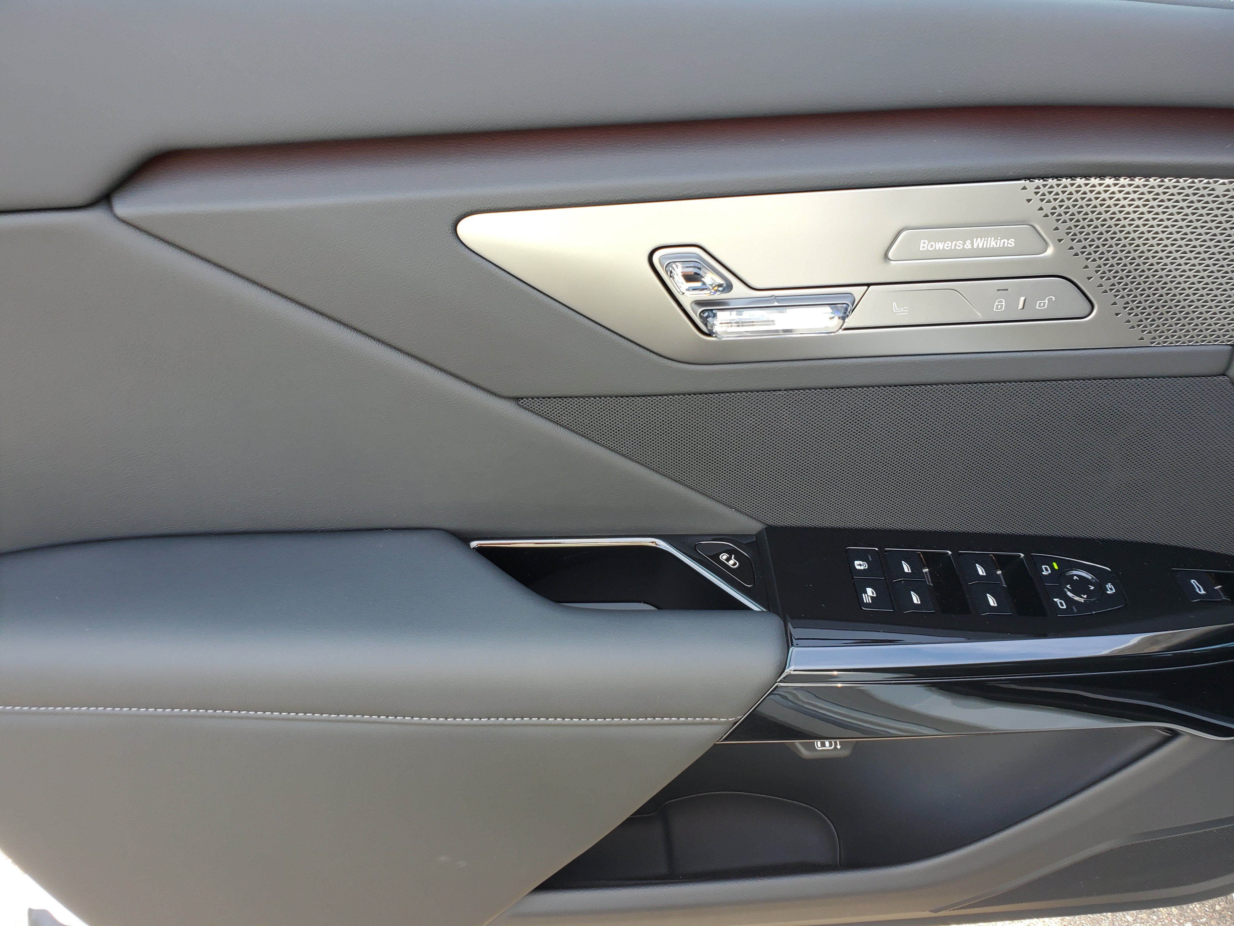 New 2027 BMW 740i xDrive w/ Premium Package AWD/4WD image 25