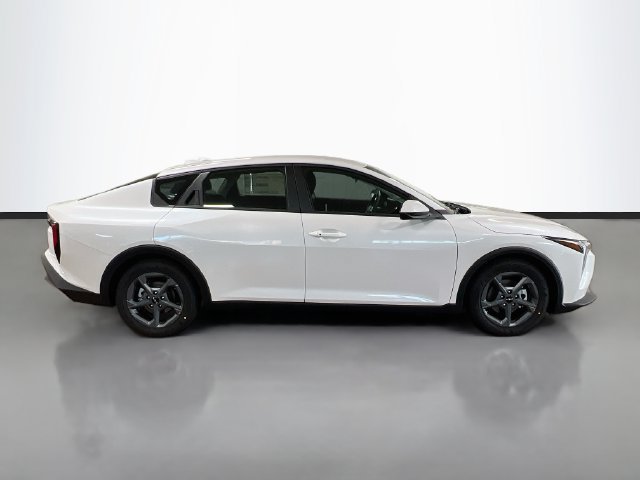 New 2026 Kia K4 FWD image 8