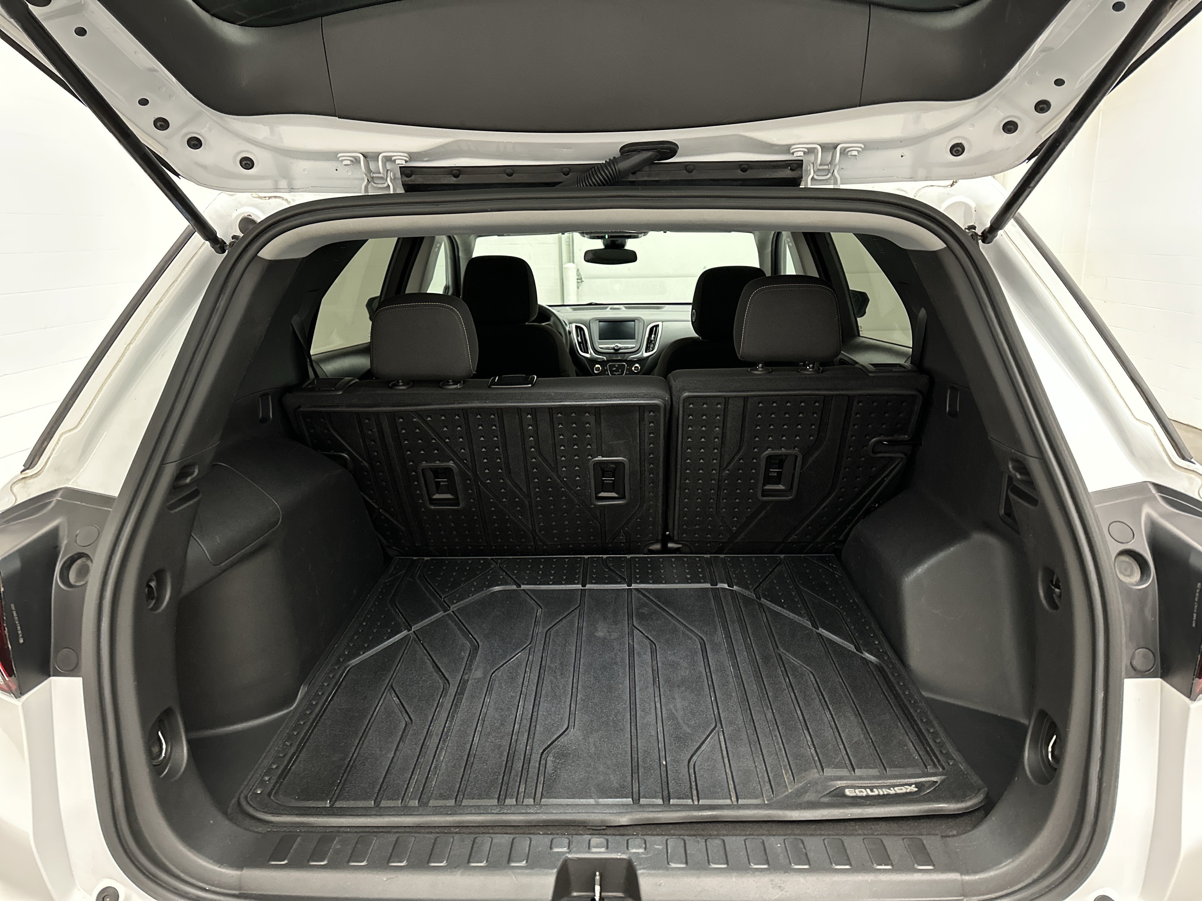Used 2023 Chevrolet Equinox LT w/ LPO, Floor Liner Package AWD/4WD image 15