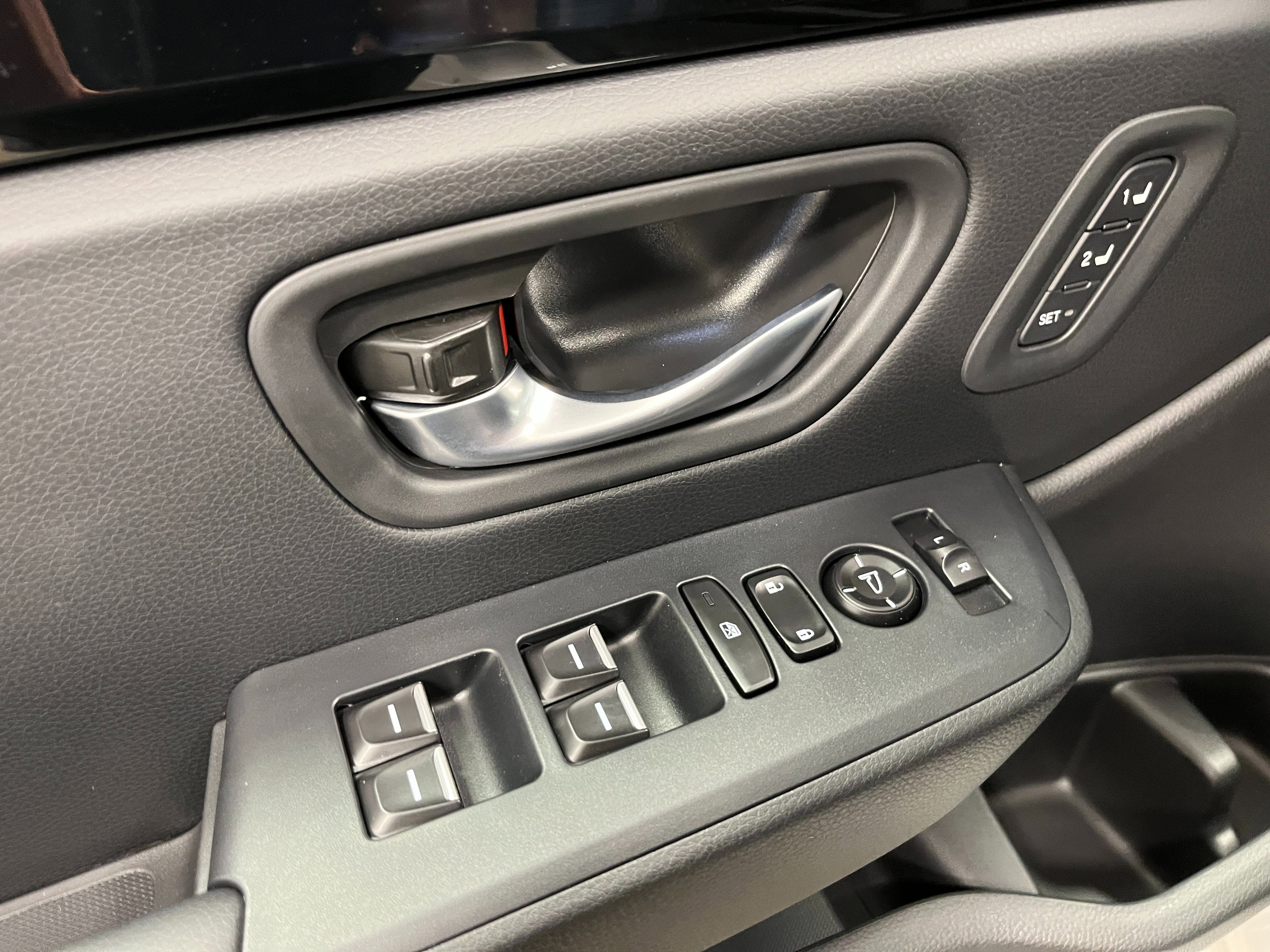 New 2025 Honda Pilot Touring image 12