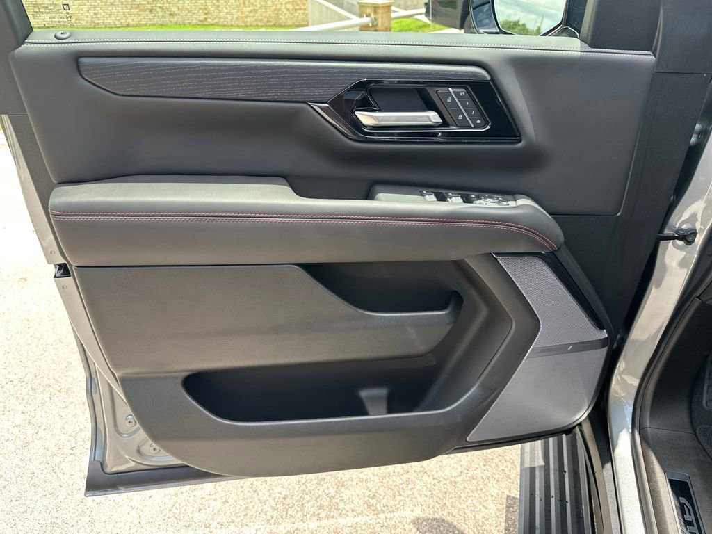 New 2026 GMC Yukon XL AT4 Ultimate AWD/4WD image 19
