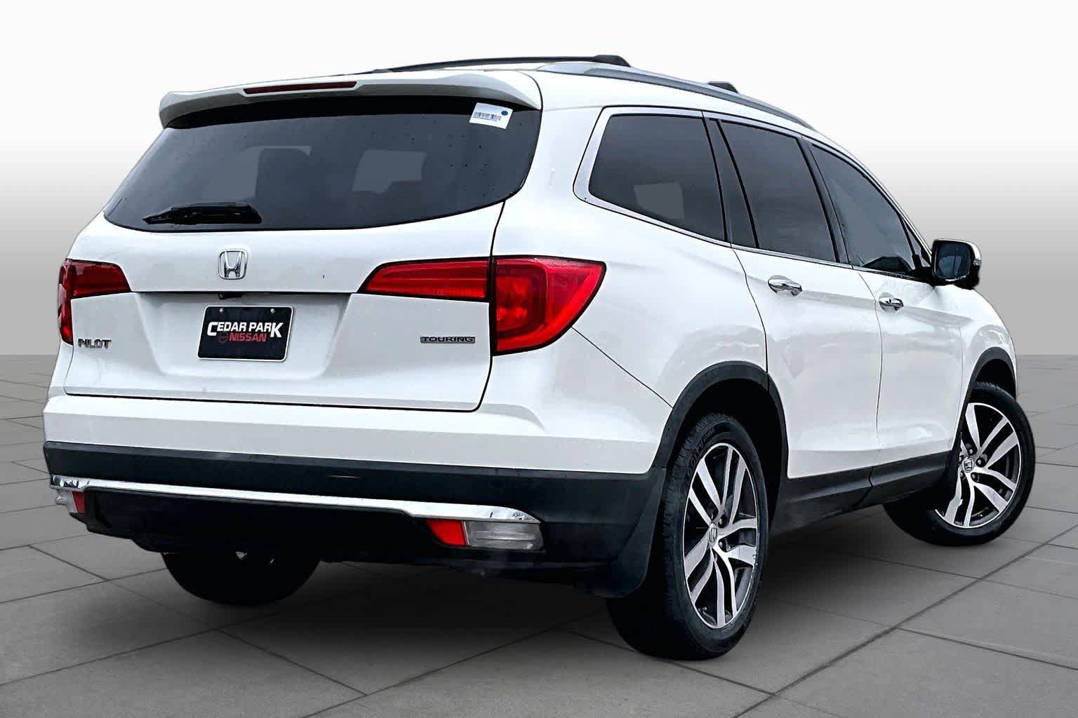 Used 2016 Honda Pilot Touring image 13