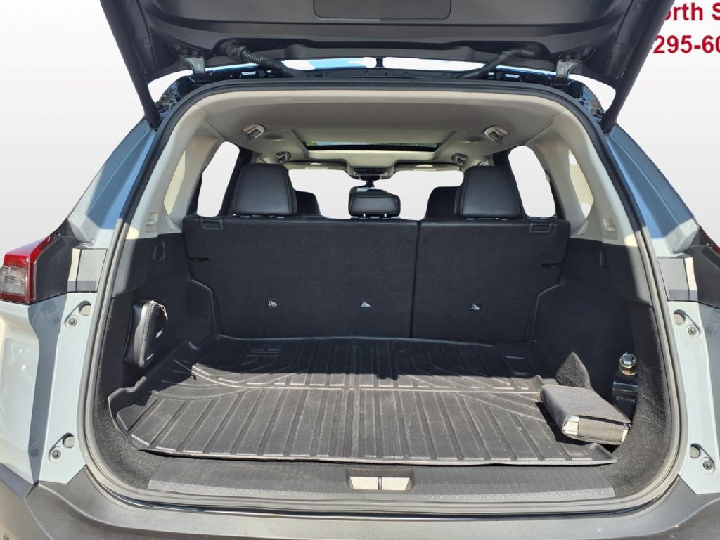 Used 2021 Nissan Rogue Platinum AWD/4WD image 8