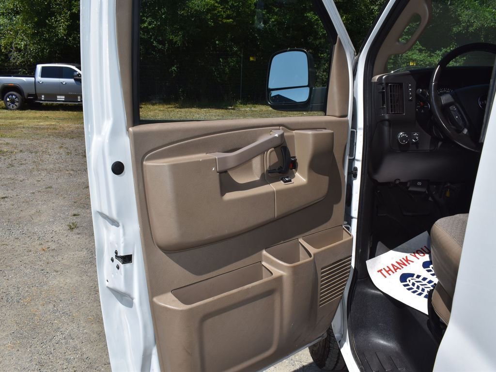 Used 2020 GMC Savana 2500 Extended w/ Driver Convenience Package RWD image 11