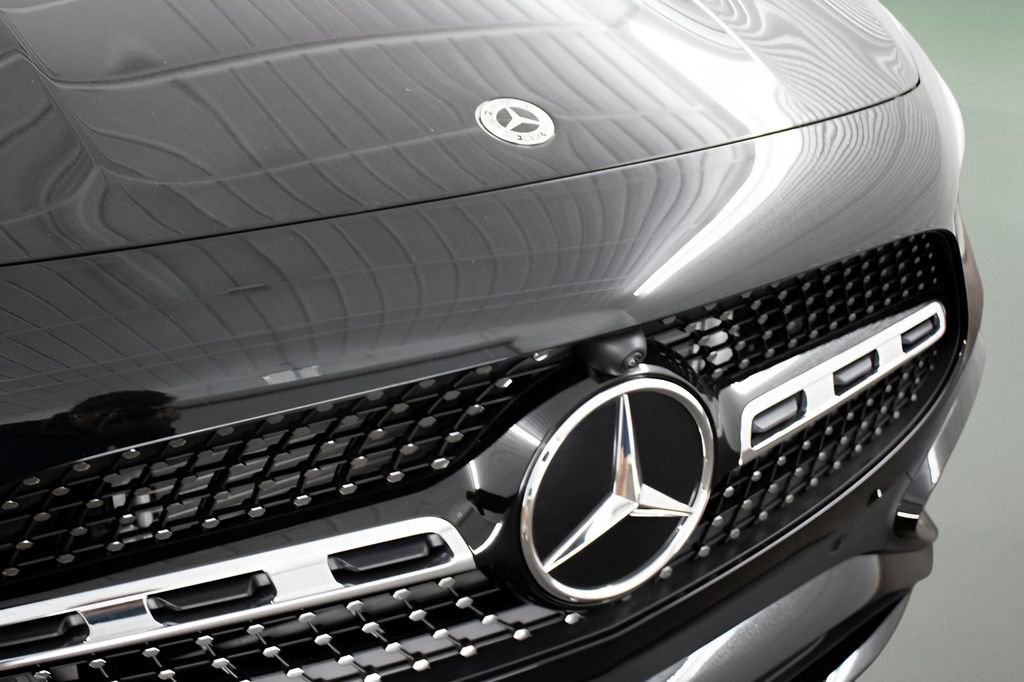 Used 2025 Mercedes-Benz GLA 250 image 7