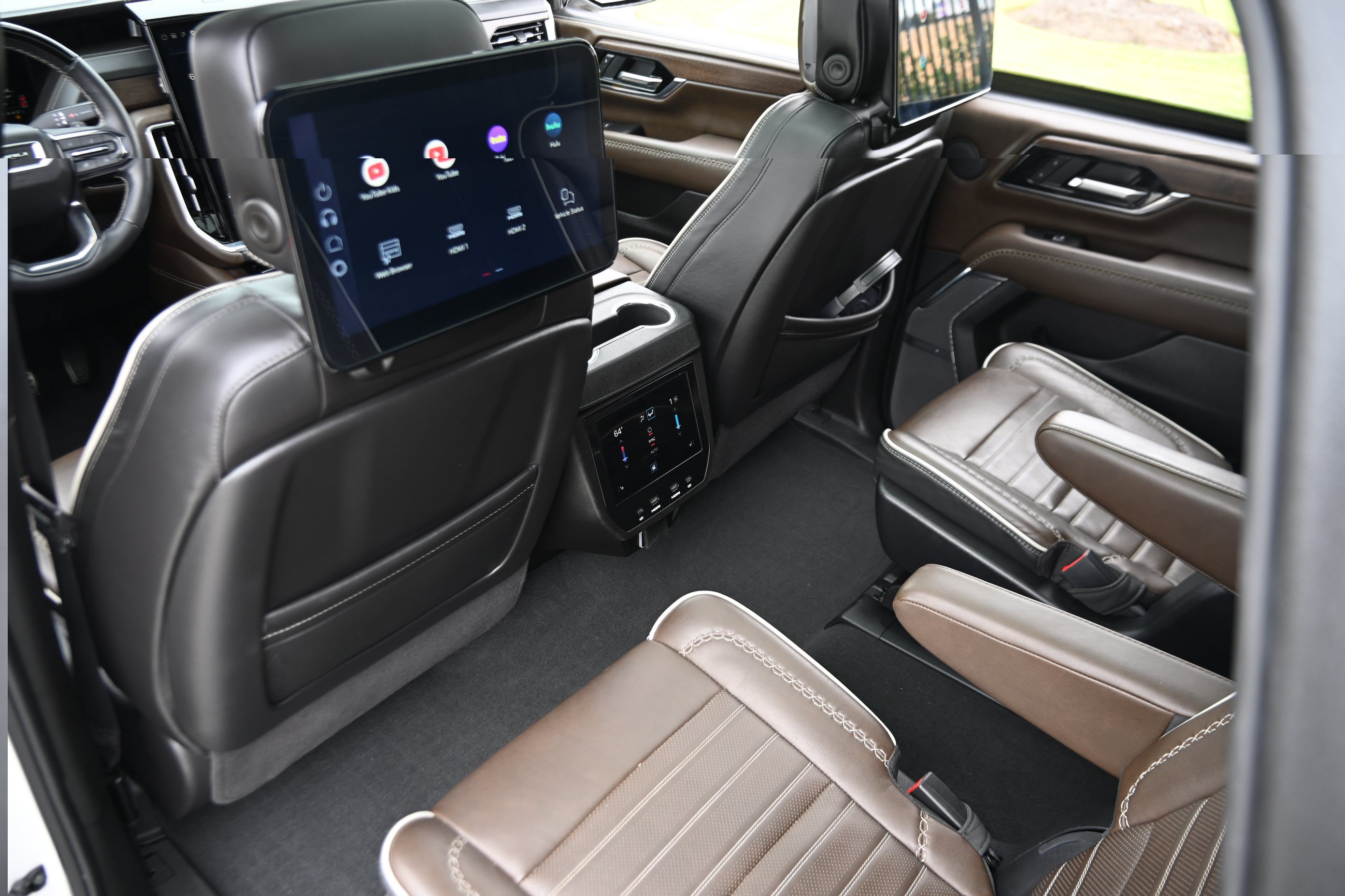 Used 2025 GMC Yukon Denali Ultimate AWD/4WD image 13