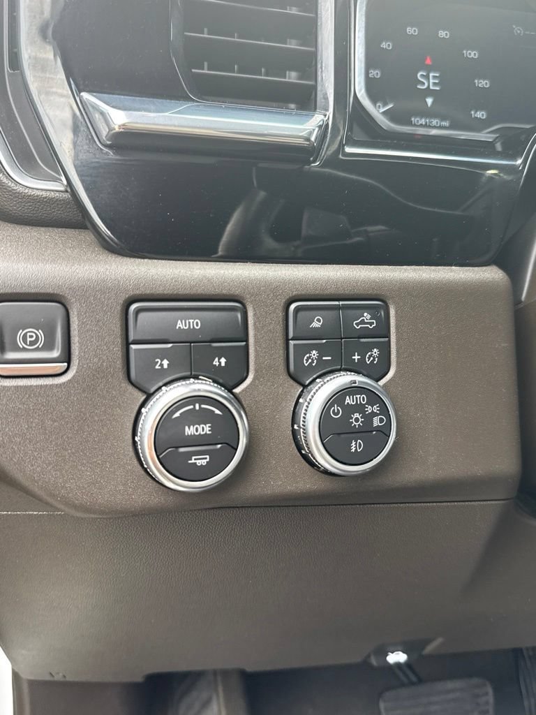 Used 2022 GMC Sierra 1500 SLT w/ SLT Premium Plus Package AWD/4WD image 30
