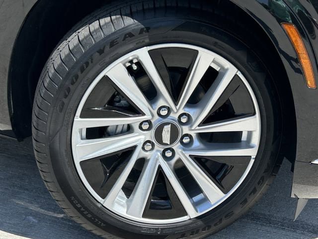 New 2026 Cadillac Vistiq Luxury image 3