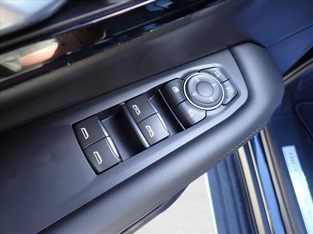 Used 2025 Chevrolet Tahoe High Country AWD/4WD image 17