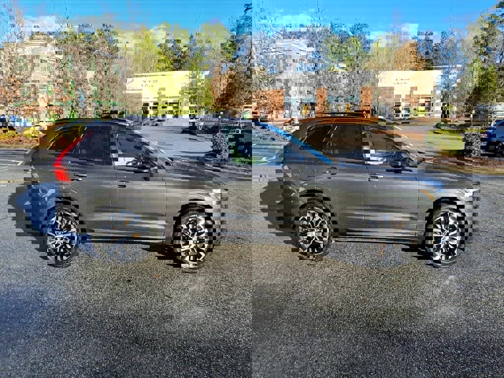 Certified 2023 Volvo XC60 B5 Plus w/ Protection Package Premier image 2