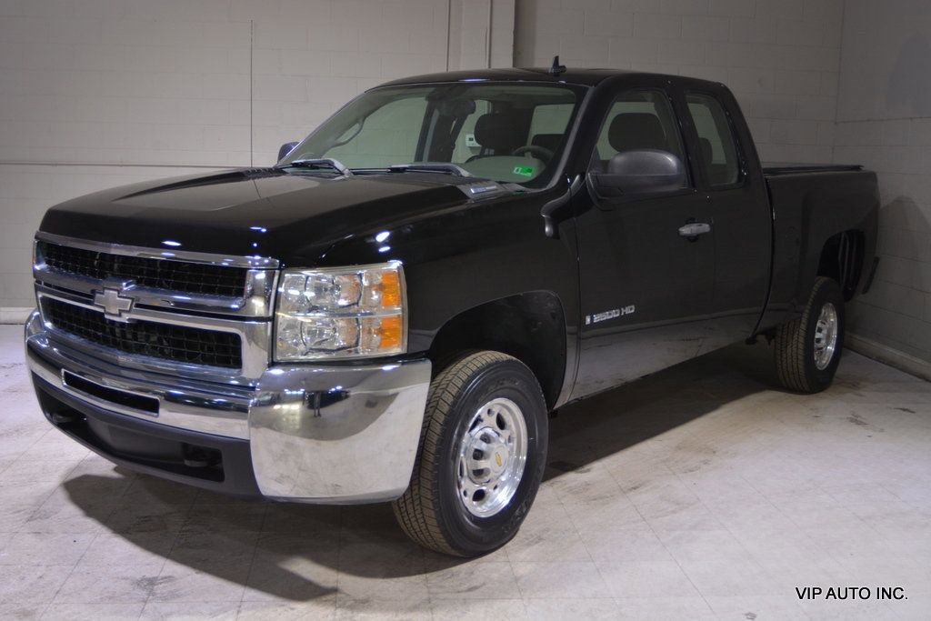 Used 2007 Chevrolet Silverado 2500 W/T w/ LS Package image 2