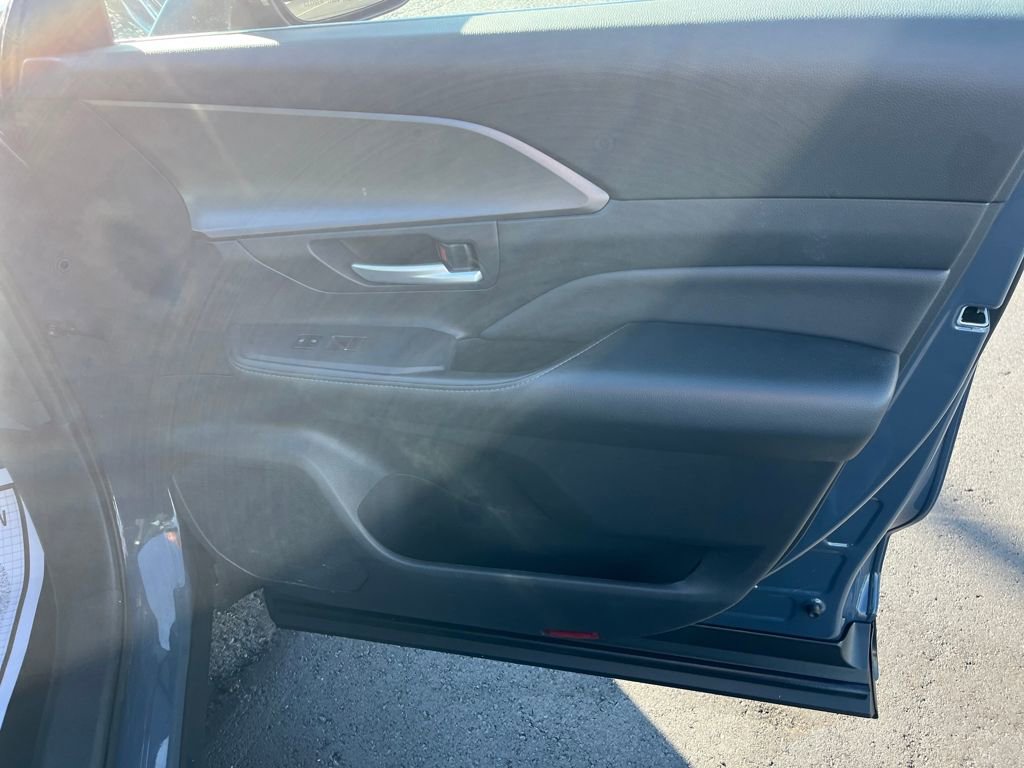 Used 2024 Toyota Grand Highlander XLE image 31