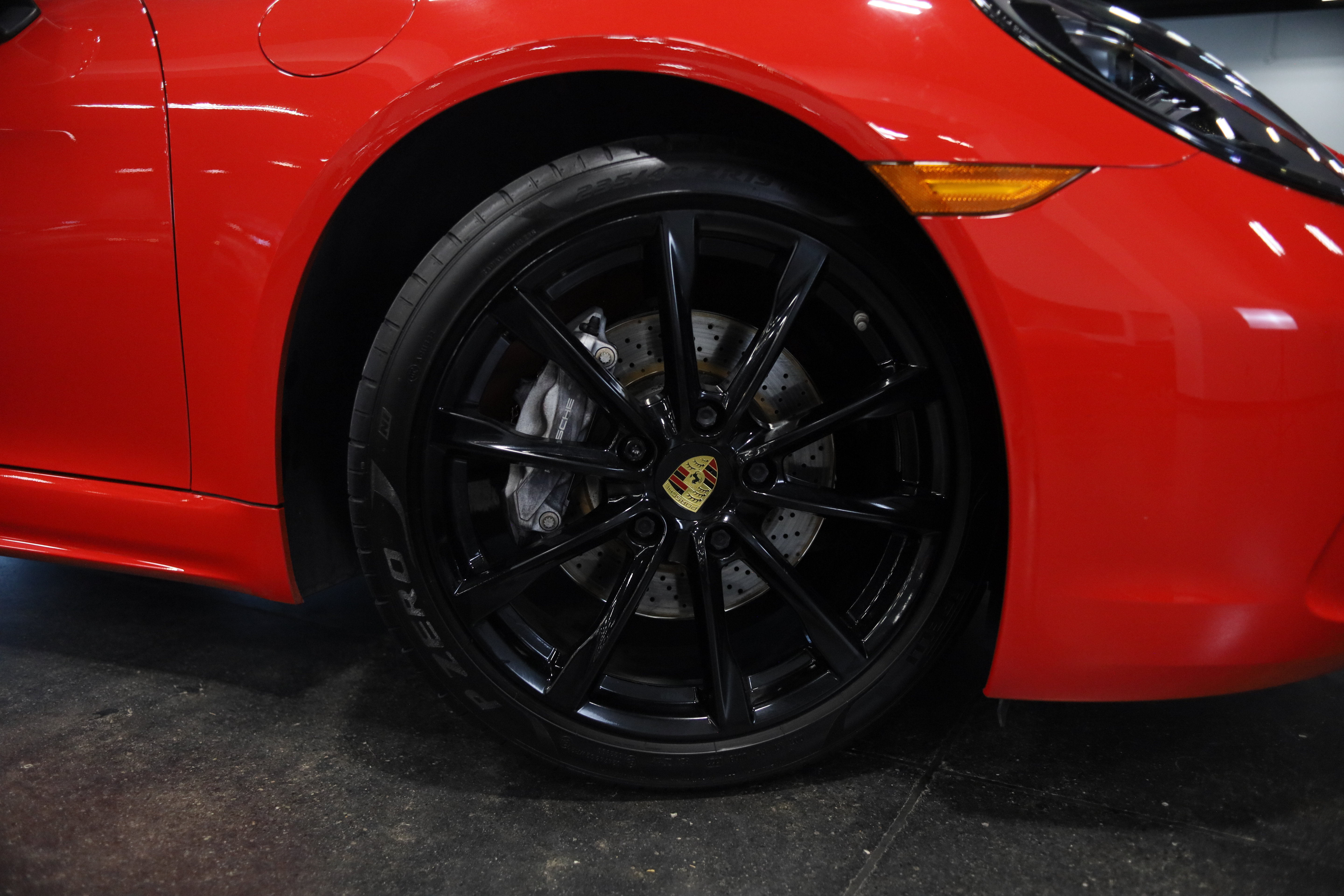 Used 2018 Porsche 718 Cayman RWD image 10
