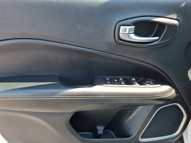 Certified 2019 Jeep Compass Latitude w/ Popular Equipment Group AWD/4WD image 16