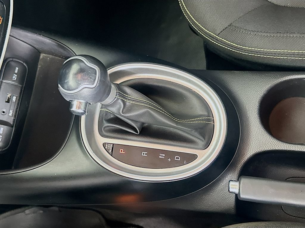 Used 2015 Kia Soul + FWD image 15
