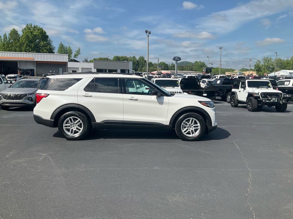 New 2026 Ford Explorer Active w/ Active Comfort Package RWD image 4