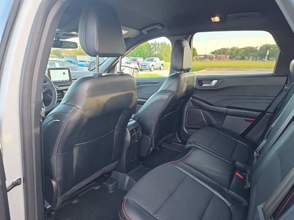 Used 2023 Ford Escape ST-Line Select image 30
