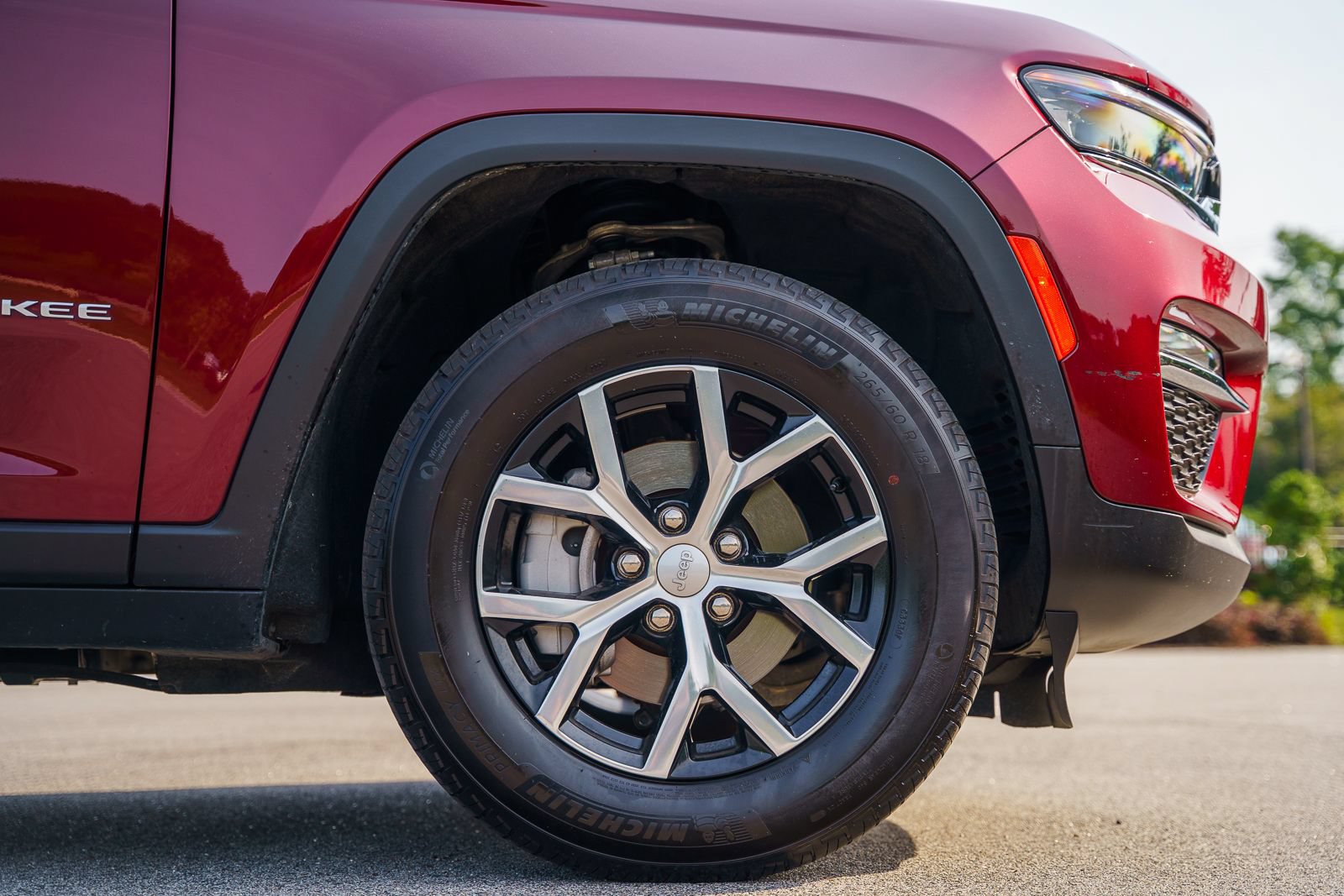 Used 2024 Jeep Grand Cherokee Limited RWD image 9