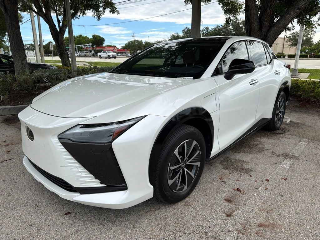 Used 2024 Lexus RZ 300e Premium w/ Accessory Package (2T) FWD image 3