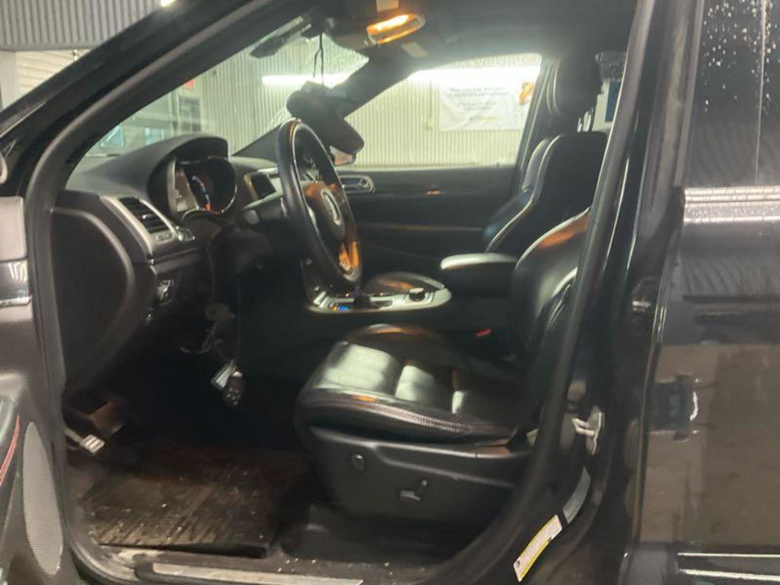 Used 2017 Jeep Grand Cherokee Trailhawk w/ Trailhawk Luxury Group image 8