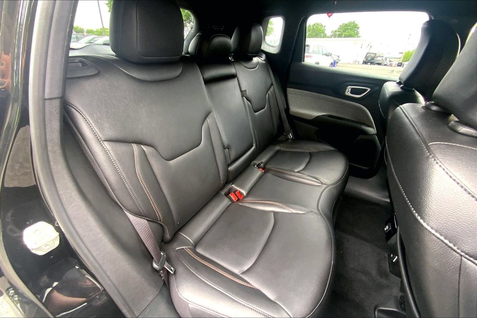 Certified 2023 Jeep Compass Latitude w/ Sun and Sound Group AWD/4WD image 19