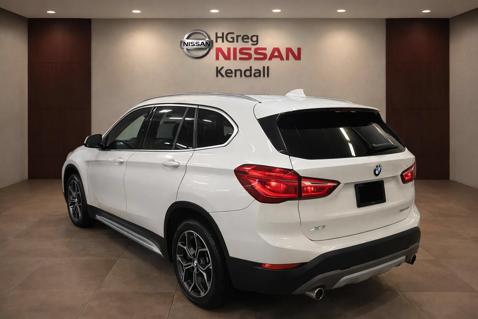 Used 2021 BMW X1 xDrive28i w/ Convenience Package AWD/4WD image 2