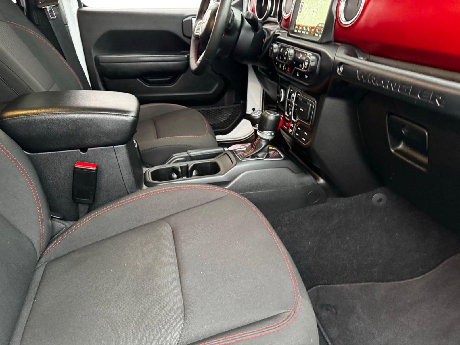 Used 2023 Jeep Wrangler Unlimited Rubicon AWD/4WD image 11