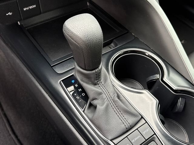 Used 2020 Toyota Camry LE image 14