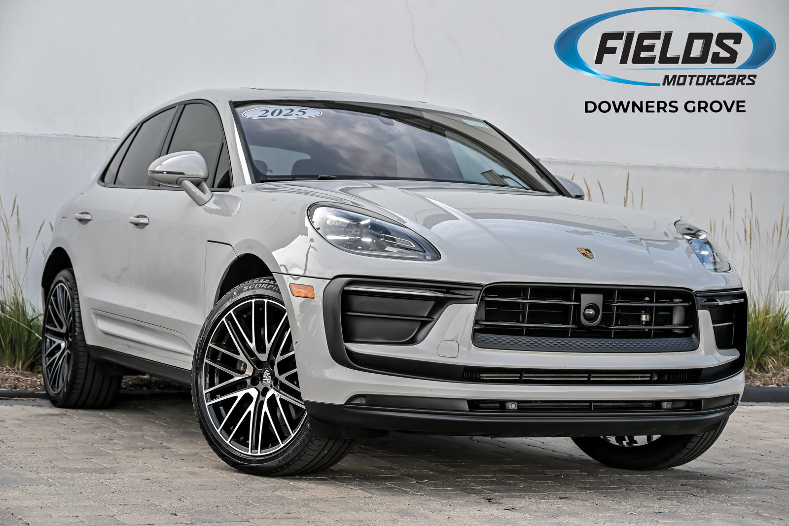 Used 2025 Porsche Macan w/ Premium Package Plus AWD/4WD image 1