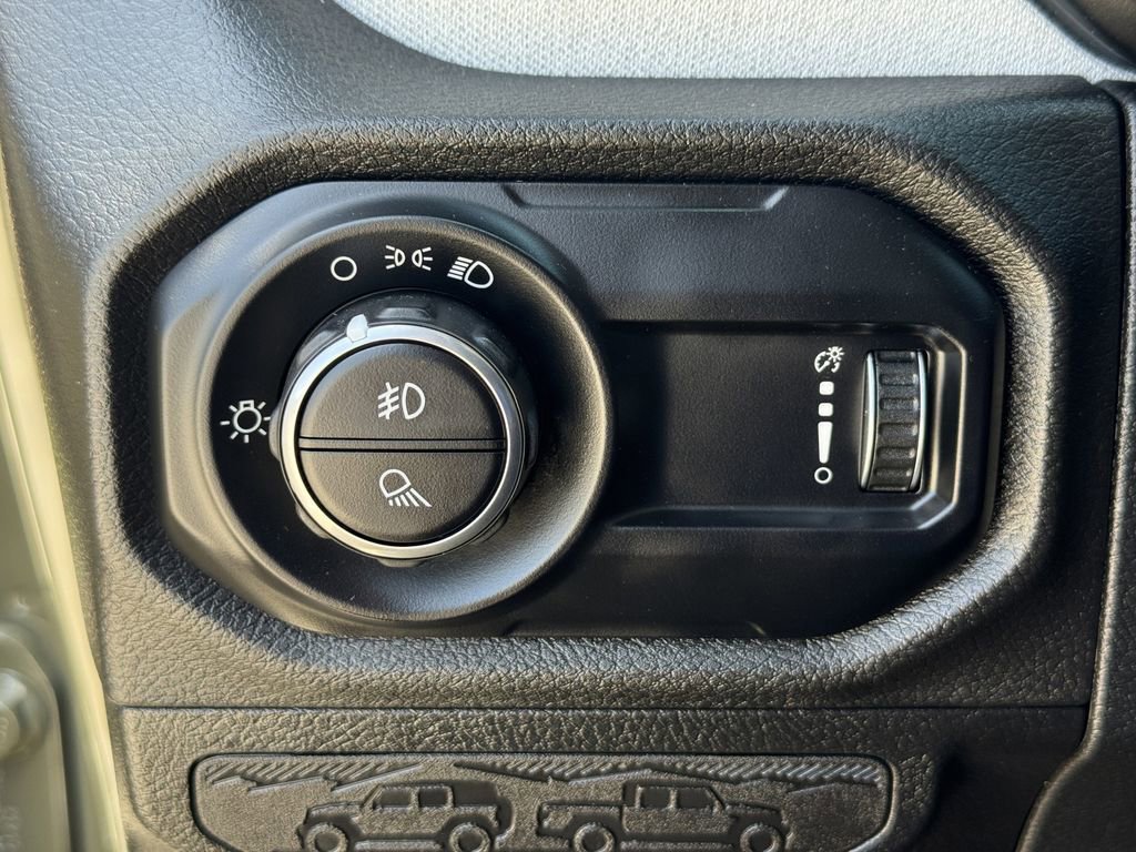 Used 2025 Jeep Gladiator Sport AWD/4WD image 22