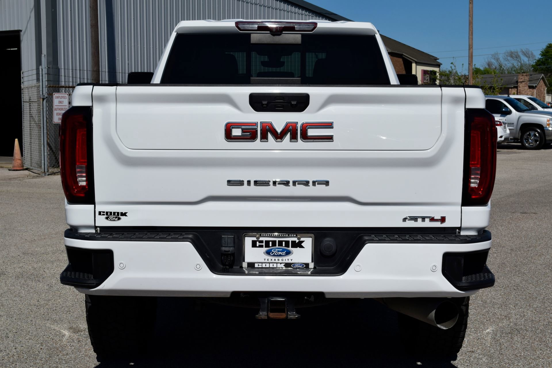 Used 2023 GMC Sierra 2500 AT4 w/ AT4 Premium Plus Package image 5
