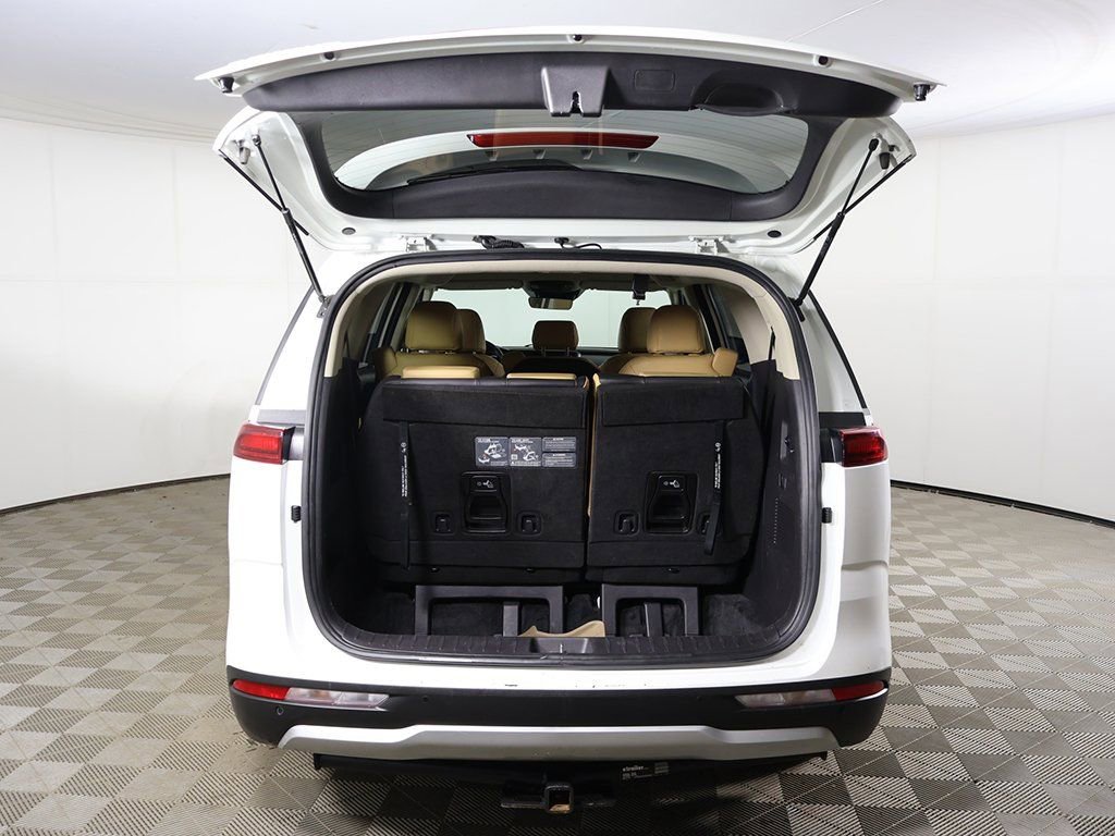 Used 2024 Kia Carnival LX image 15