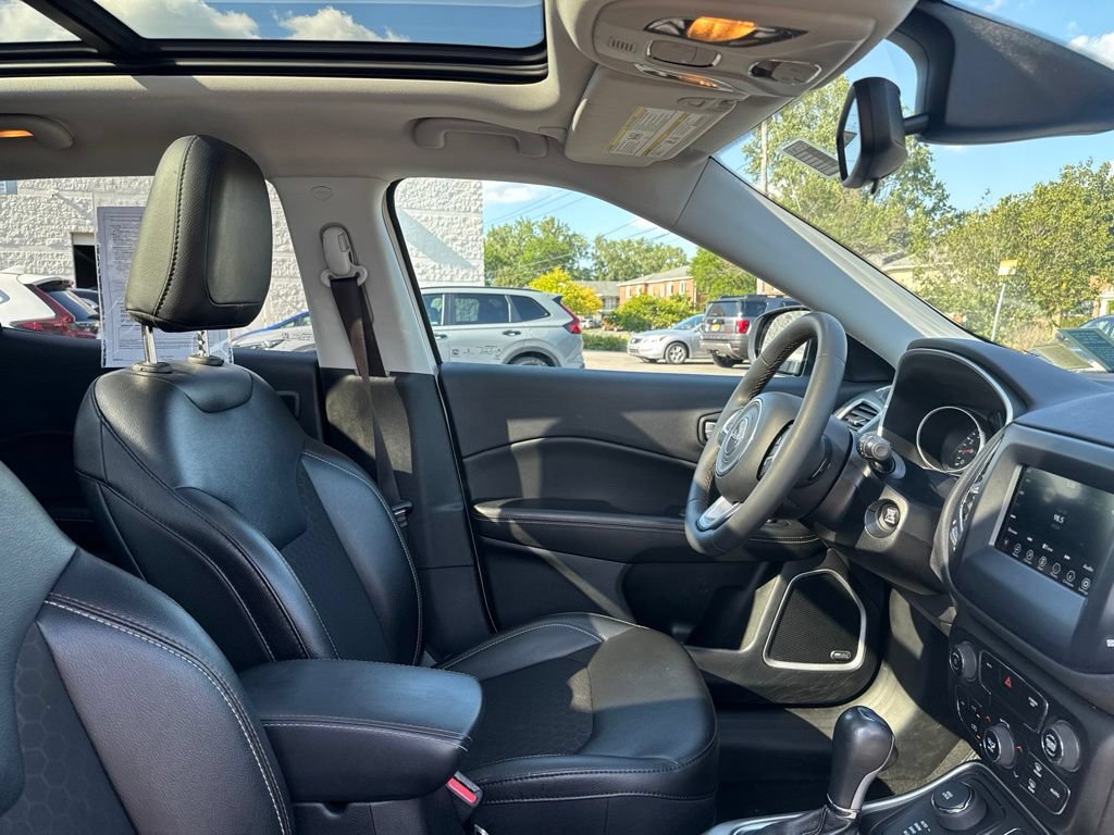 Certified 2021 Jeep Compass Latitude w/ Sun and Sound Group AWD/4WD image 17