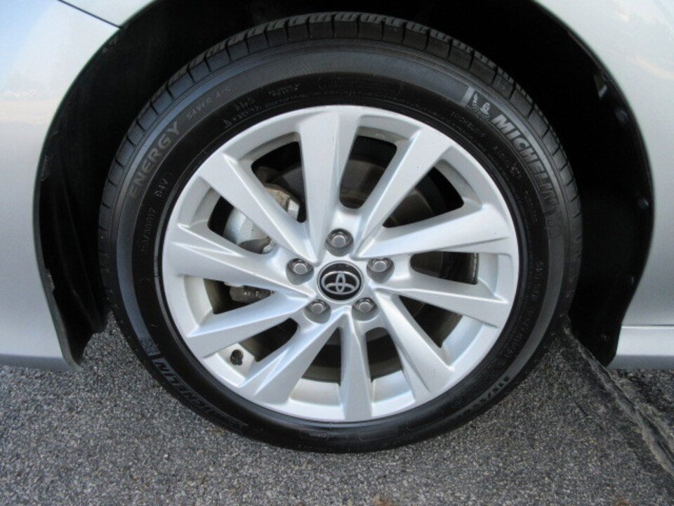 Used 2024 Toyota Camry LE image 29