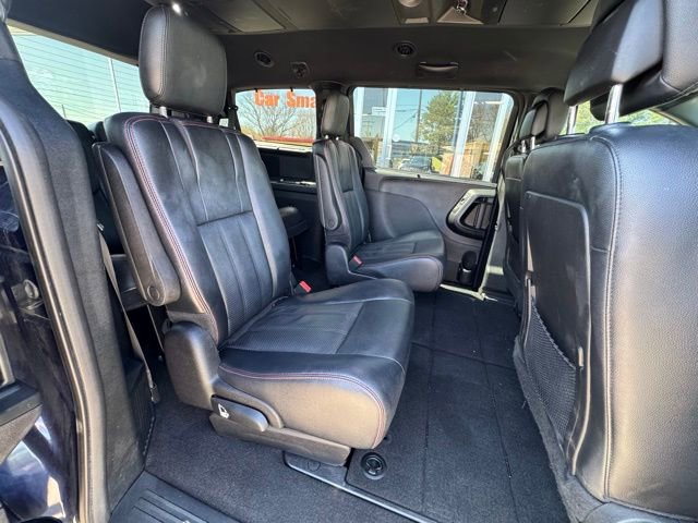 Used 2016 Dodge Grand Caravan R/T w/ Safety Sphere Group FWD image 14