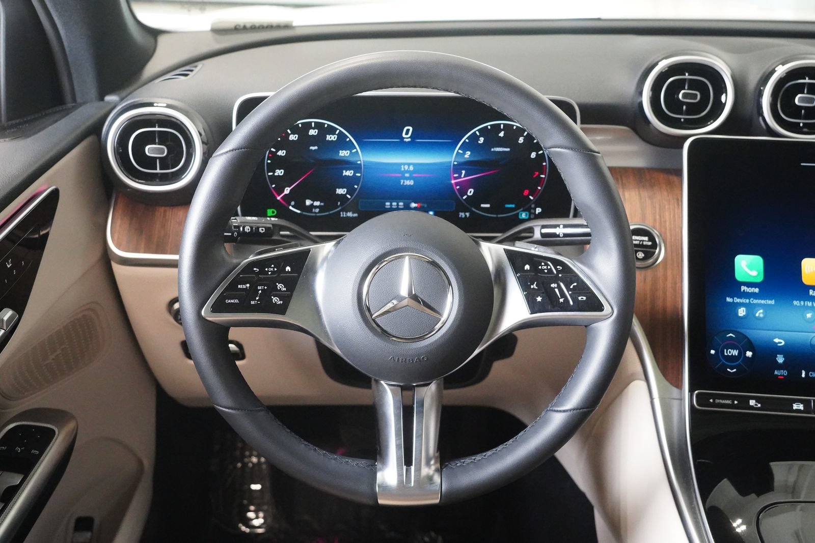 Used 2026 Mercedes-Benz GLC 300 4MATIC image 15